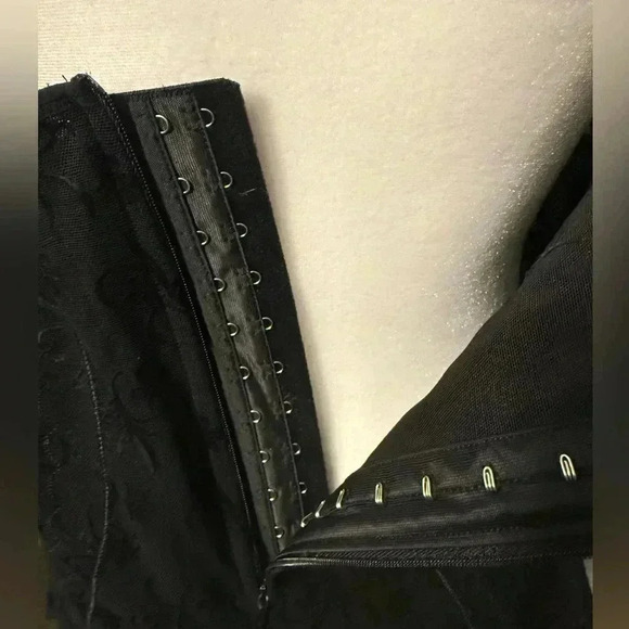 Women’s black stretchy lace bodysuit with hook & eye & zipper closure at back - Picture 4 of 11